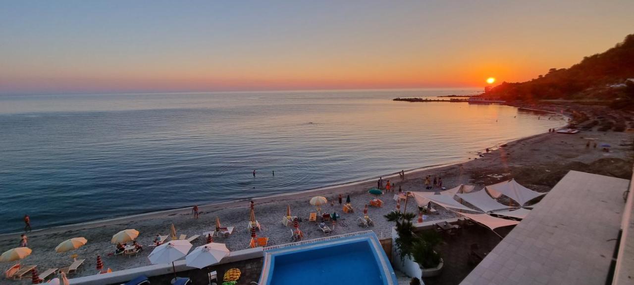 Sea&Sun&Sand Luxury Apartment In Durres Bagian luar foto